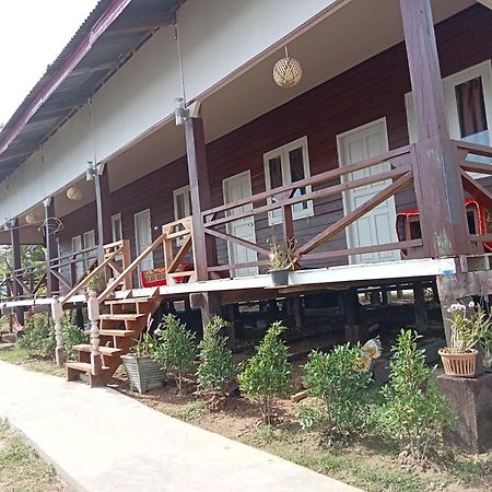 Champa 2 Guesthouse Ban Dondét エクステリア 写真
